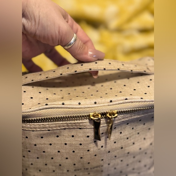 Kate Spade FabFitFun out to Lunch Insulated Polka Deco Dot Tote (Beige) EUC - Picture 7 of 8